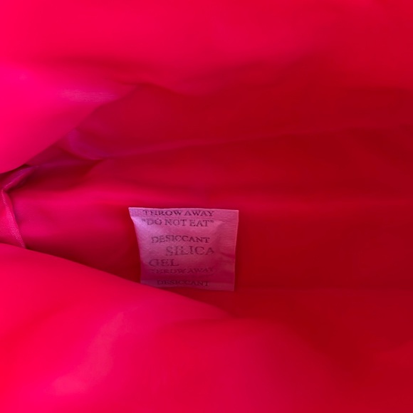Lancome large hot pink makeup pouch with gold zipper - Picture 9 of 14